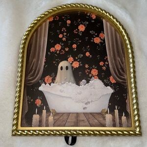 Halloween Ghost Painting in bathtub 👻👻🛁🛁
